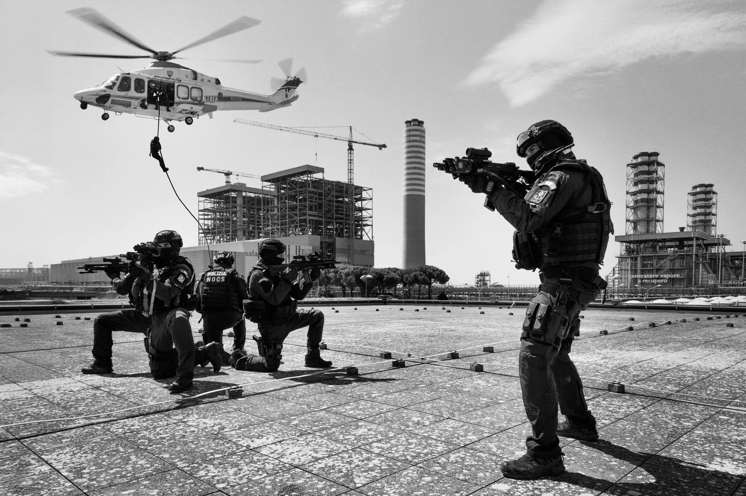 Calendario Polizia 2025 — Eolo Perfido, 13